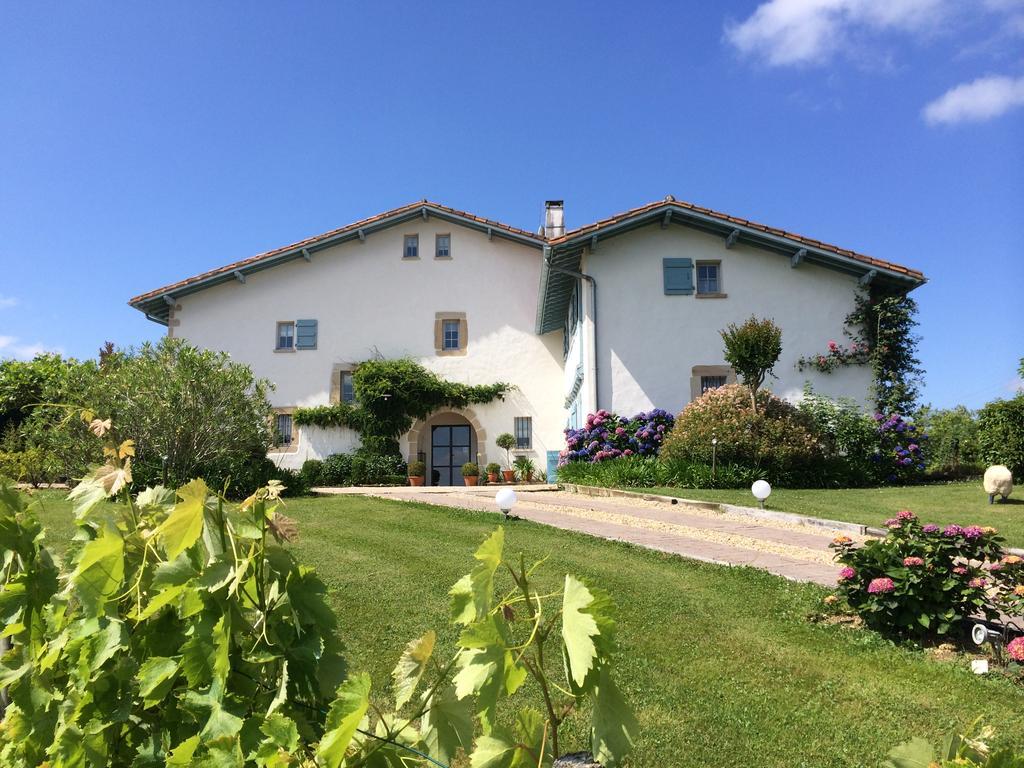Les Volets Bleus Bed and Breakfast Arcangues Eksteriør billede