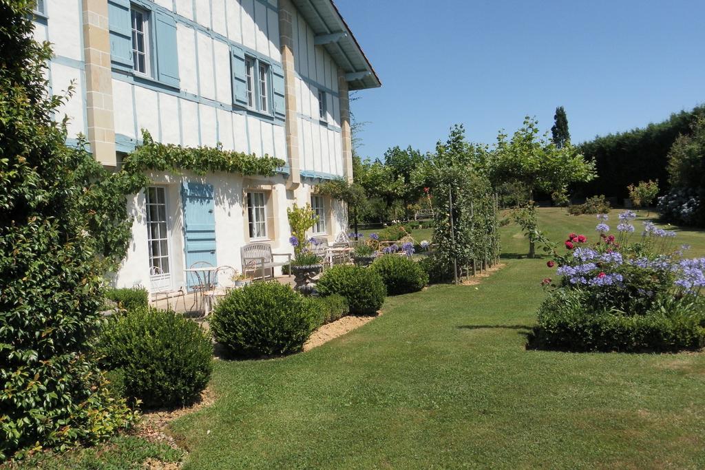 Les Volets Bleus Bed and Breakfast Arcangues Eksteriør billede